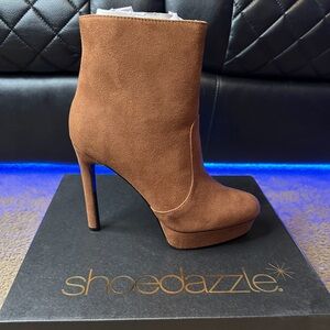 Shoe Dazzle Tan Heeled Boots